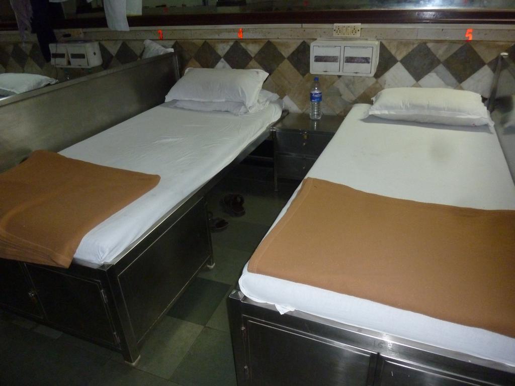 Yadgar Guest House Bombay Eksteriør billede