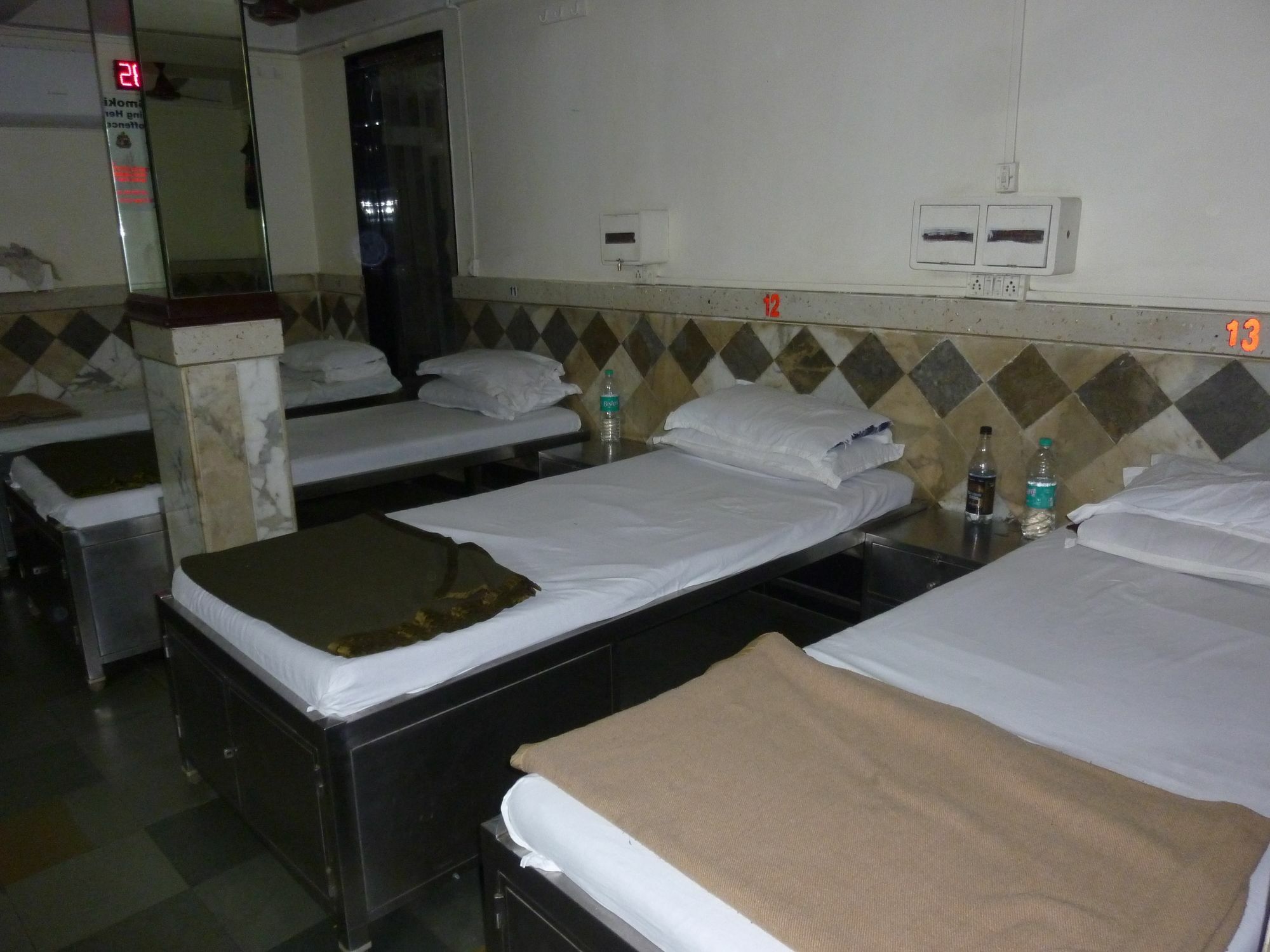 Yadgar Guest House Bombay Eksteriør billede